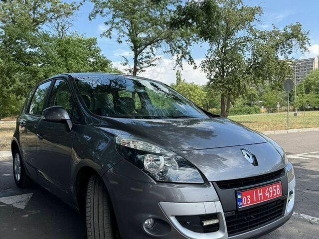 Білий Рено Трафік, об'ємом двигуна 2 л та пробігом 256 тис. км за 20300 $, фото 10 на Automoto.ua