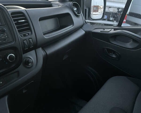 Білий Рено Трафік, об'ємом двигуна 2 л та пробігом 105 тис. км за 22500 $, фото 23 на Automoto.ua