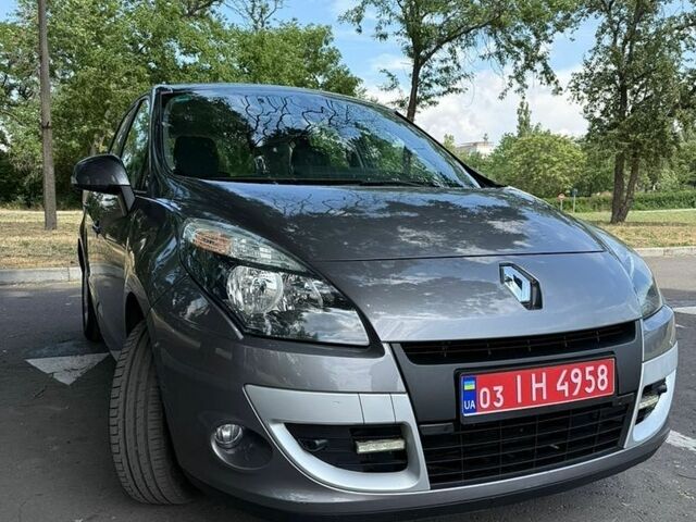 Білий Рено Трафік, об'ємом двигуна 2 л та пробігом 256 тис. км за 20300 $, фото 11 на Automoto.ua