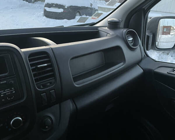 Білий Рено Трафік, об'ємом двигуна 2 л та пробігом 105 тис. км за 22500 $, фото 15 на Automoto.ua