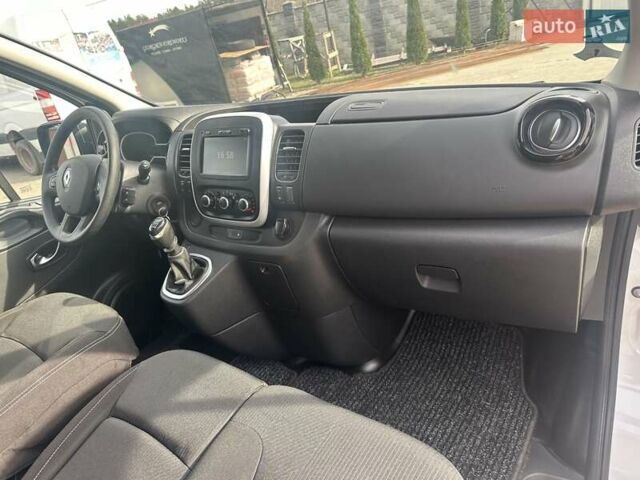 Белый Рено Трафик, объемом двигателя 2 л и пробегом 225 тыс. км за 23800 $, фото 77 на Automoto.ua
