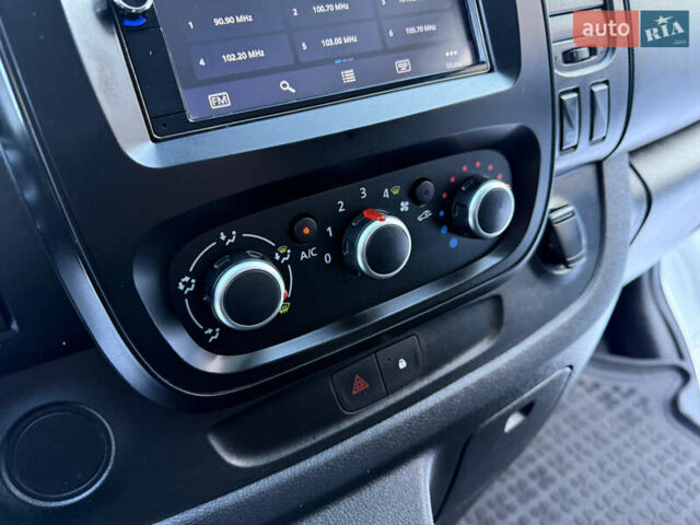 Білий Рено Трафік, об'ємом двигуна 2 л та пробігом 251 тис. км за 20900 $, фото 31 на Automoto.ua