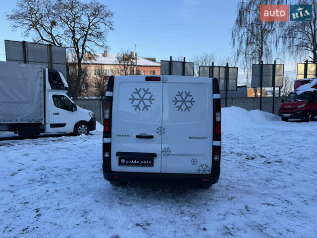 Білий Рено Трафік, об'ємом двигуна 2 л та пробігом 251 тис. км за 20900 $, фото 5 на Automoto.ua