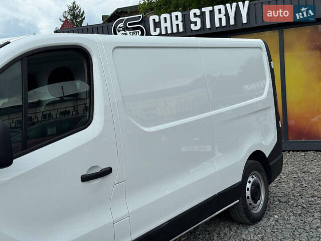 Белый Рено Трафик, объемом двигателя 2 л и пробегом 185 тыс. км за 17999 $, фото 19 на Automoto.ua