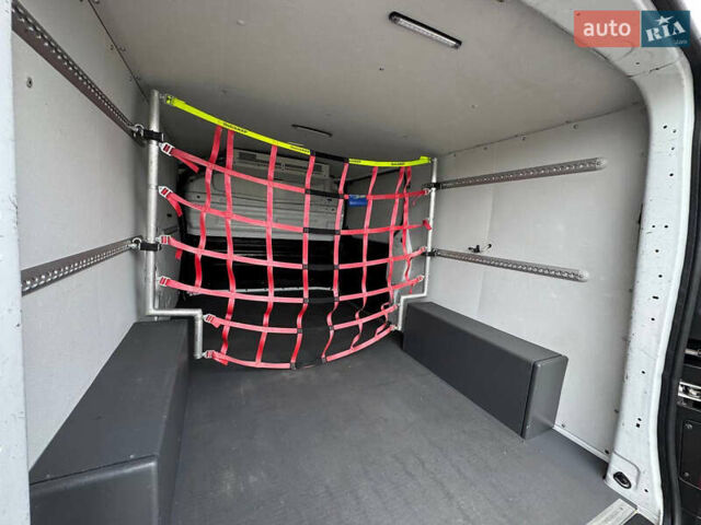 Белый Рено Трафик, объемом двигателя 2 л и пробегом 185 тыс. км за 17999 $, фото 44 на Automoto.ua