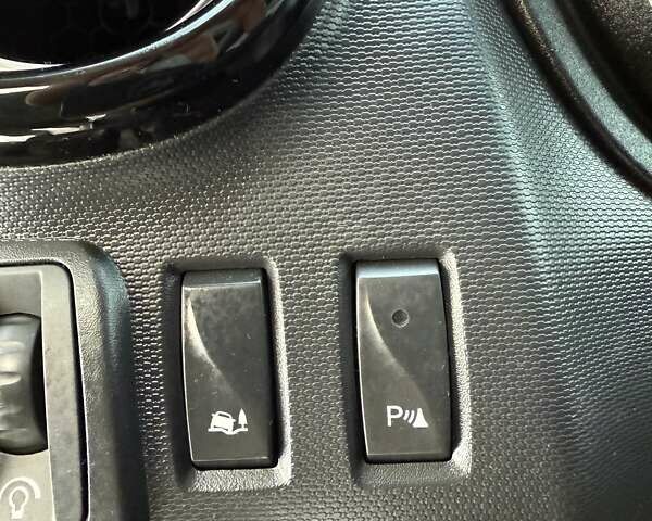 Белый Рено Трафик, объемом двигателя 2 л и пробегом 170 тыс. км за 21650 $, фото 38 на Automoto.ua