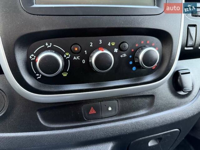 Белый Рено Трафик, объемом двигателя 2 л и пробегом 170 тыс. км за 21650 $, фото 32 на Automoto.ua