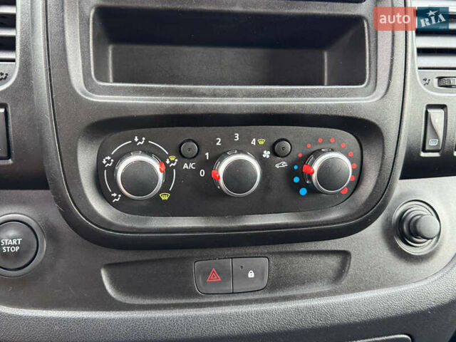 Белый Рено Трафик, объемом двигателя 2 л и пробегом 185 тыс. км за 17999 $, фото 54 на Automoto.ua