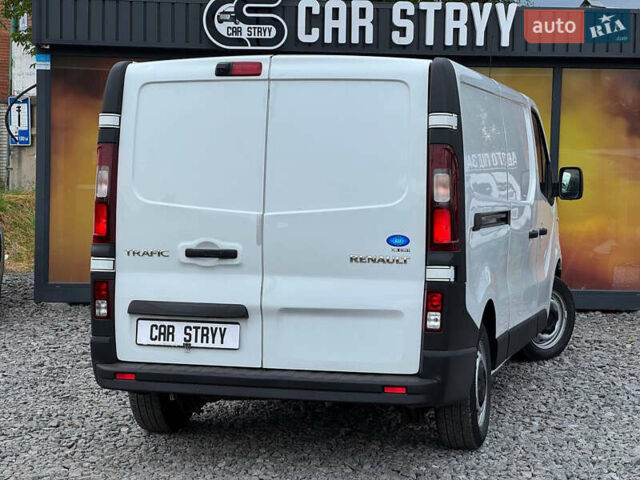 Белый Рено Трафик, объемом двигателя 2 л и пробегом 185 тыс. км за 17999 $, фото 29 на Automoto.ua
