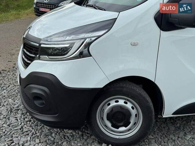 Белый Рено Трафик, объемом двигателя 2 л и пробегом 185 тыс. км за 17999 $, фото 18 на Automoto.ua