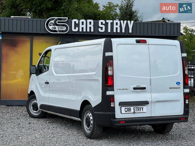 Белый Рено Трафик, объемом двигателя 2 л и пробегом 185 тыс. км за 17999 $, фото 2 на Automoto.ua