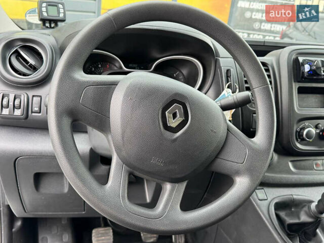 Белый Рено Трафик, объемом двигателя 2 л и пробегом 185 тыс. км за 17999 $, фото 51 на Automoto.ua