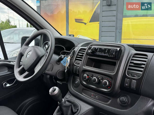 Белый Рено Трафик, объемом двигателя 2 л и пробегом 185 тыс. км за 17999 $, фото 4 на Automoto.ua