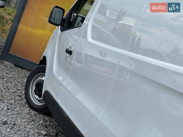 Белый Рено Трафик, объемом двигателя 2 л и пробегом 185 тыс. км за 17999 $, фото 24 на Automoto.ua