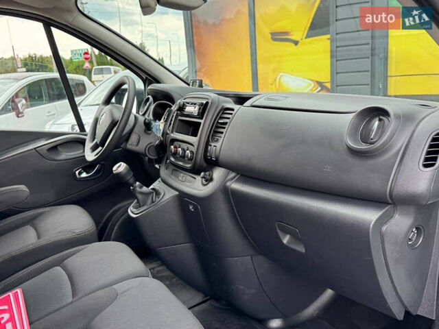 Белый Рено Трафик, объемом двигателя 2 л и пробегом 185 тыс. км за 17999 $, фото 37 на Automoto.ua