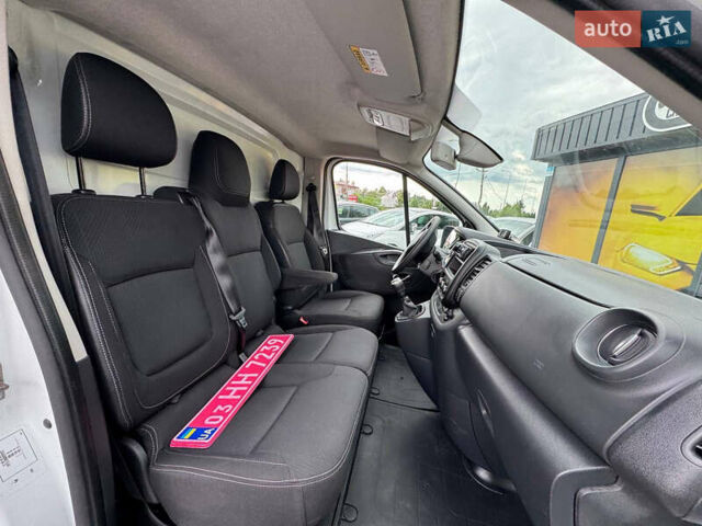 Белый Рено Трафик, объемом двигателя 2 л и пробегом 185 тыс. км за 17999 $, фото 34 на Automoto.ua