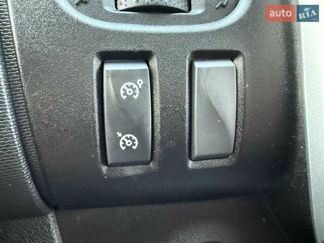 Белый Рено Трафик, объемом двигателя 2 л и пробегом 170 тыс. км за 21650 $, фото 36 на Automoto.ua