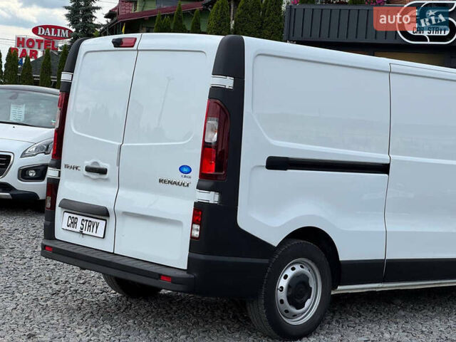 Белый Рено Трафик, объемом двигателя 2 л и пробегом 185 тыс. км за 17999 $, фото 27 на Automoto.ua