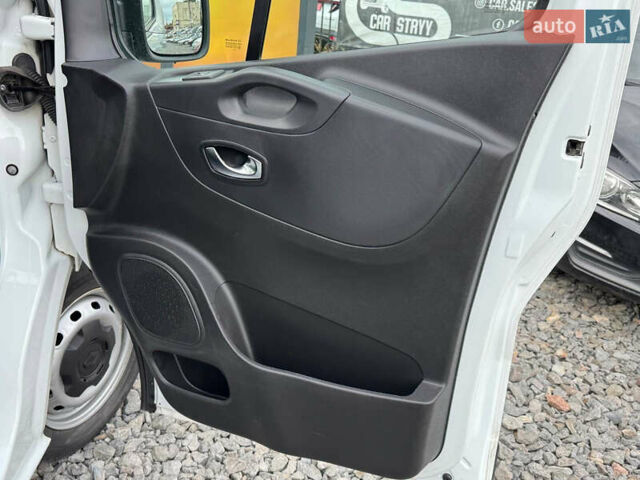 Белый Рено Трафик, объемом двигателя 2 л и пробегом 185 тыс. км за 17999 $, фото 38 на Automoto.ua