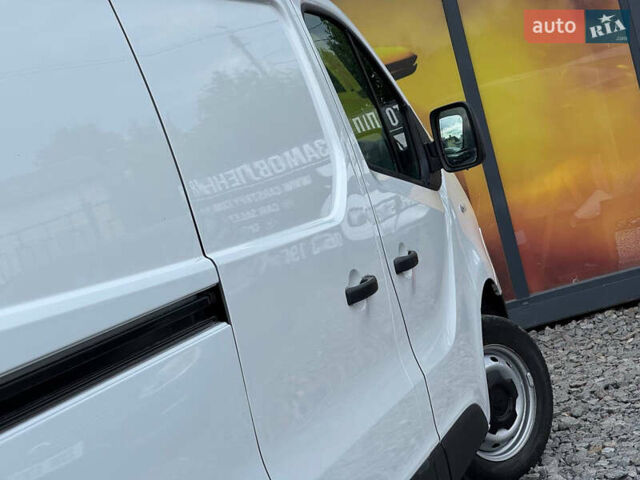 Белый Рено Трафик, объемом двигателя 2 л и пробегом 185 тыс. км за 17999 $, фото 32 на Automoto.ua