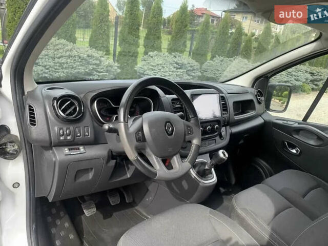 Белый Рено Трафик, объемом двигателя 2 л и пробегом 214 тыс. км за 29900 $, фото 7 на Automoto.ua