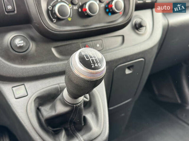 Белый Рено Трафик, объемом двигателя 2 л и пробегом 185 тыс. км за 17999 $, фото 55 на Automoto.ua