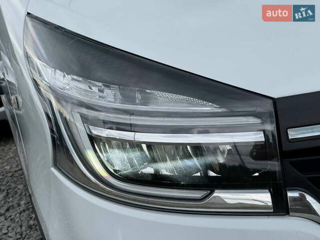 Белый Рено Трафик, объемом двигателя 2 л и пробегом 185 тыс. км за 17999 $, фото 8 на Automoto.ua