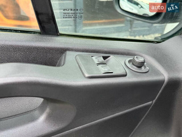 Белый Рено Трафик, объемом двигателя 2 л и пробегом 185 тыс. км за 17999 $, фото 49 на Automoto.ua