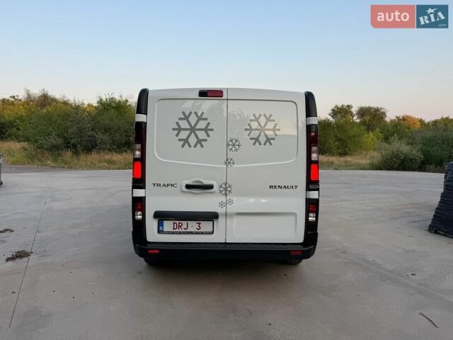 Білий Рено Трафік, об'ємом двигуна 2 л та пробігом 175 тис. км за 26900 $, фото 5 на Automoto.ua