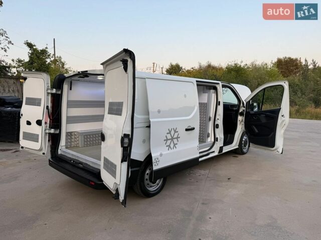 Білий Рено Трафік, об'ємом двигуна 2 л та пробігом 175 тис. км за 26900 $, фото 15 на Automoto.ua