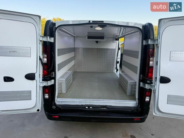 Білий Рено Трафік, об'ємом двигуна 2 л та пробігом 175 тис. км за 26900 $, фото 42 на Automoto.ua