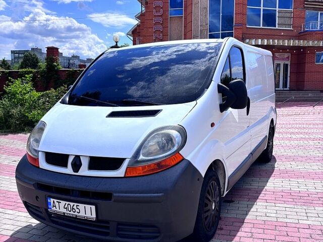 Белый Рено Трафик, объемом двигателя 1.9 л и пробегом 370 тыс. км за 4900 $, фото 9 на Automoto.ua