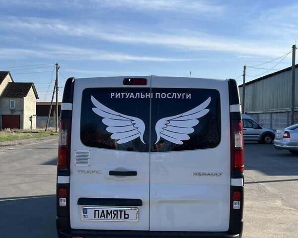 Белый Рено Трафик, объемом двигателя 1.6 л и пробегом 280 тыс. км за 29100 $, фото 4 на Automoto.ua