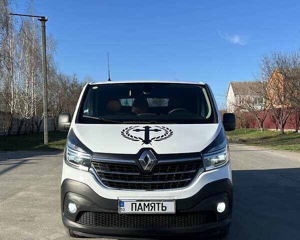 Белый Рено Трафик, объемом двигателя 1.6 л и пробегом 280 тыс. км за 29100 $, фото 1 на Automoto.ua