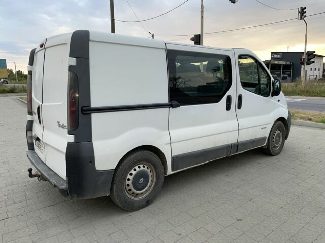 Белый Рено Трафик, объемом двигателя 1.9 л и пробегом 344 тыс. км за 5600 $, фото 4 на Automoto.ua