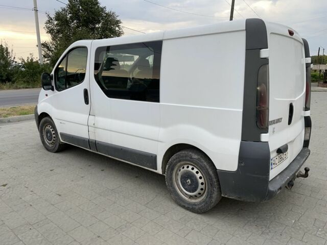 Белый Рено Трафик, объемом двигателя 1.9 л и пробегом 344 тыс. км за 5600 $, фото 2 на Automoto.ua