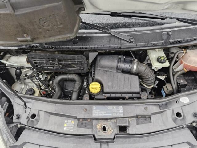 Белый Рено Трафик, объемом двигателя 2 л и пробегом 330 тыс. км за 7800 $, фото 13 на Automoto.ua