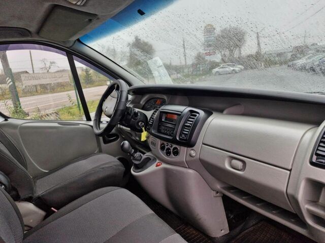 Белый Рено Трафик, объемом двигателя 2 л и пробегом 330 тыс. км за 7800 $, фото 10 на Automoto.ua