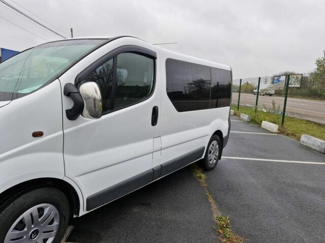 Белый Рено Трафик, объемом двигателя 2 л и пробегом 330 тыс. км за 7800 $, фото 1 на Automoto.ua