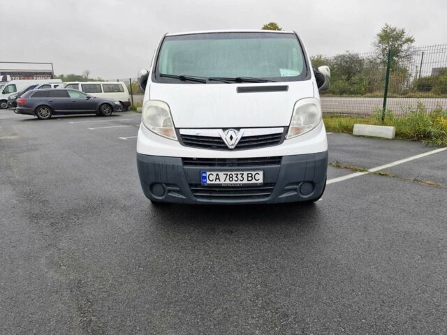 Белый Рено Трафик, объемом двигателя 2 л и пробегом 330 тыс. км за 7800 $, фото 3 на Automoto.ua