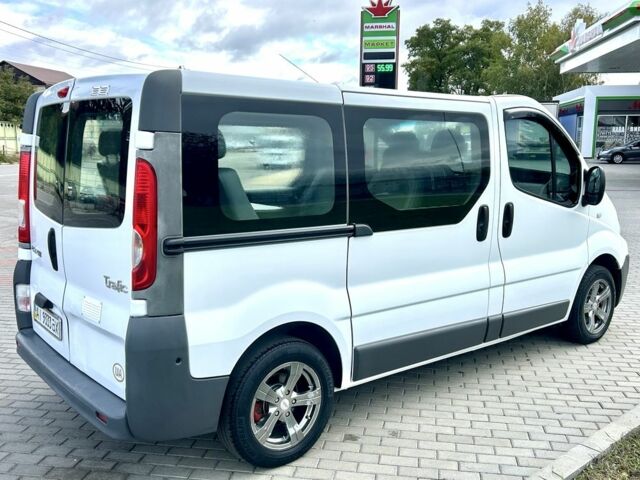 Білий Рено Трафік, об'ємом двигуна 2 л та пробігом 243 тис. км за 9800 $, фото 2 на Automoto.ua