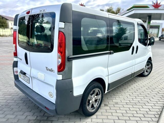 Білий Рено Трафік, об'ємом двигуна 2 л та пробігом 243 тис. км за 9800 $, фото 11 на Automoto.ua