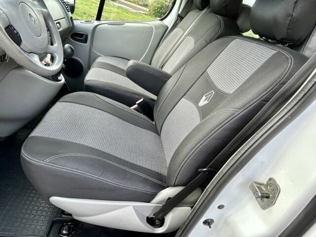 Білий Рено Трафік, об'ємом двигуна 2 л та пробігом 243 тис. км за 9800 $, фото 21 на Automoto.ua