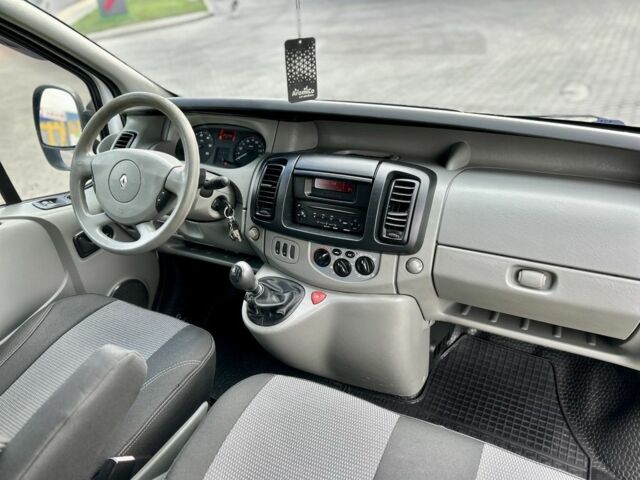 Білий Рено Трафік, об'ємом двигуна 2 л та пробігом 243 тис. км за 9800 $, фото 23 на Automoto.ua