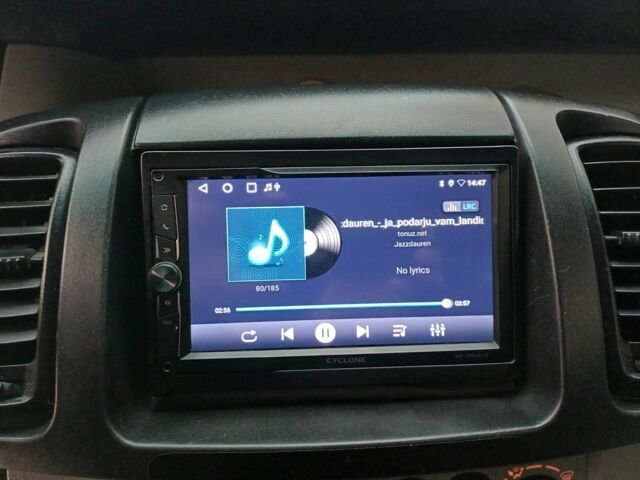 Белый Рено Трафик, объемом двигателя 2 л и пробегом 366 тыс. км за 8950 $, фото 2 на Automoto.ua