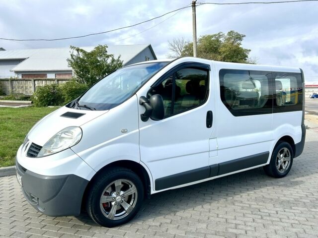 Білий Рено Трафік, об'ємом двигуна 2 л та пробігом 243 тис. км за 9800 $, фото 4 на Automoto.ua