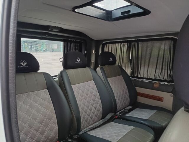 Белый Рено Трафик, объемом двигателя 2 л и пробегом 366 тыс. км за 8950 $, фото 7 на Automoto.ua