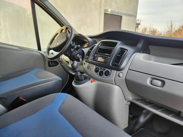 Белый Рено Трафик, объемом двигателя 2 л и пробегом 232 тыс. км за 12500 $, фото 5 на Automoto.ua