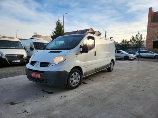 Белый Рено Трафик, объемом двигателя 2 л и пробегом 232 тыс. км за 12500 $, фото 1 на Automoto.ua