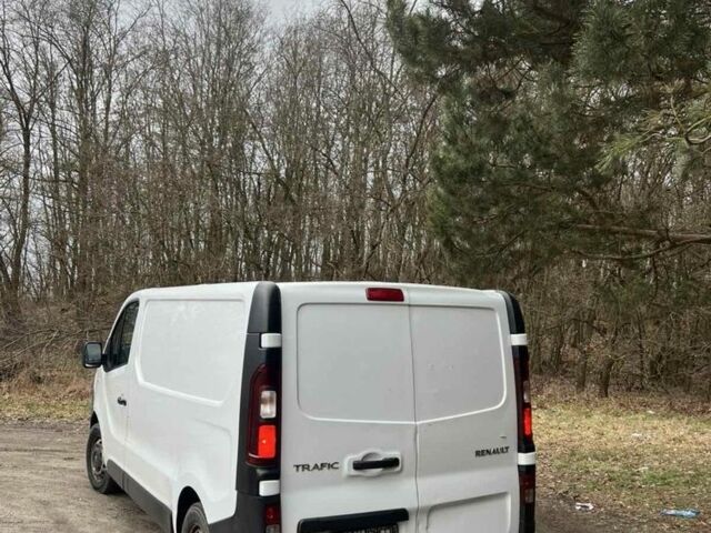 Белый Рено Трафик, объемом двигателя 1.6 л и пробегом 130 тыс. км за 7200 $, фото 3 на Automoto.ua